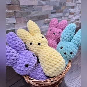 9 inches Hand crafted crochet peeps bunny plushies 
Made to order